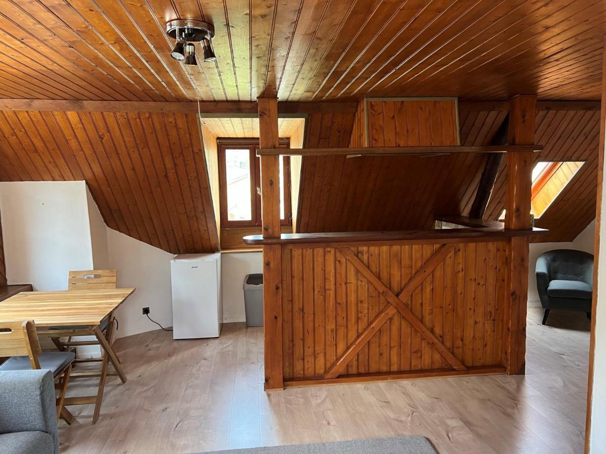 Top Floor Apartment With Mountain Views In The Centre Of Argeles Gazost Bagian luar foto